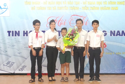 Ra mắt đội tuyển tham gia hội thi tin học trẻ toàn quốc sắp tới gồm 3 của tỉnh Quảng Nam